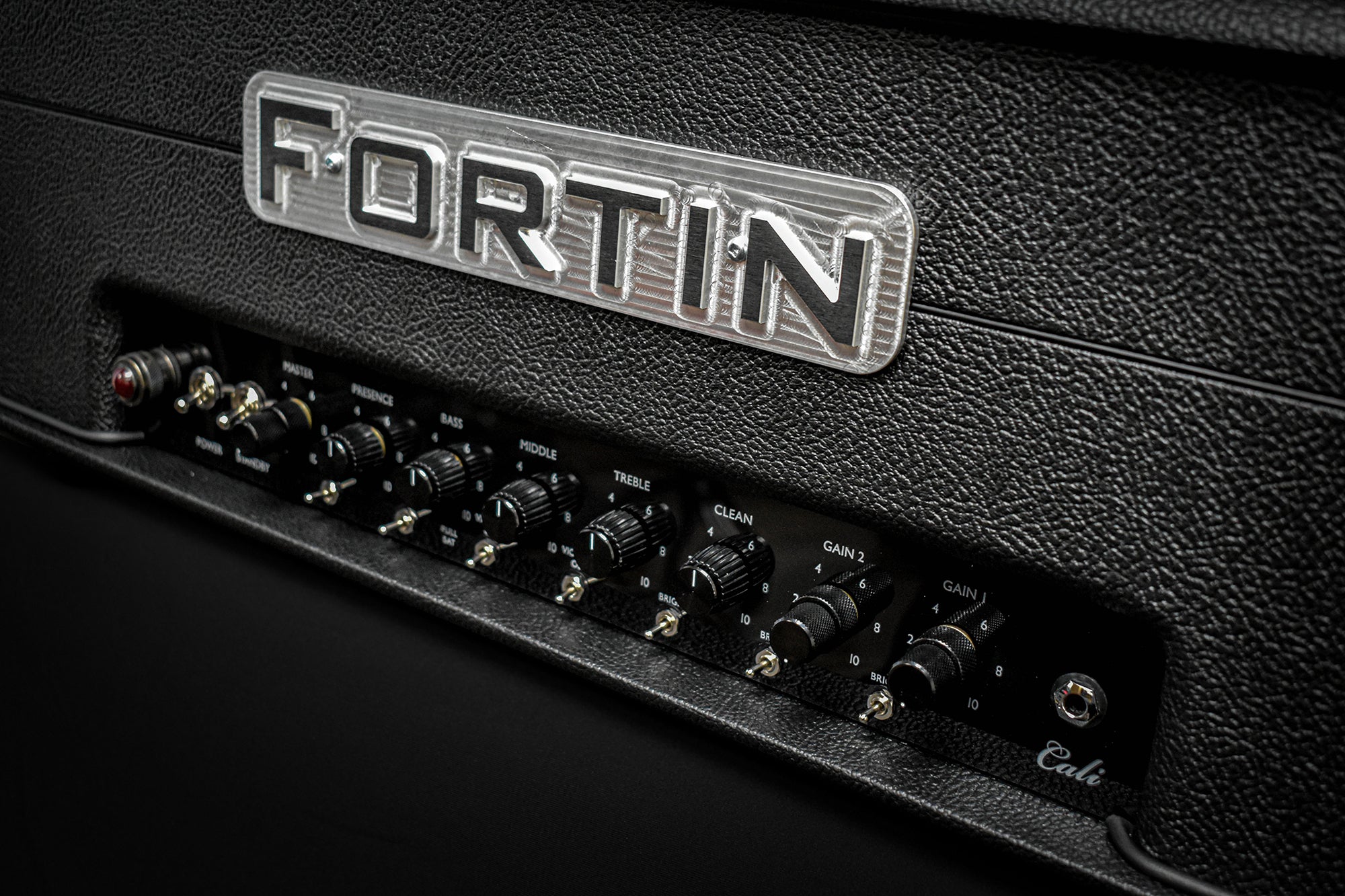 CALI®- BLACKOUT 50W 3 Channel All Tube Amplifier – Fortin Amps
